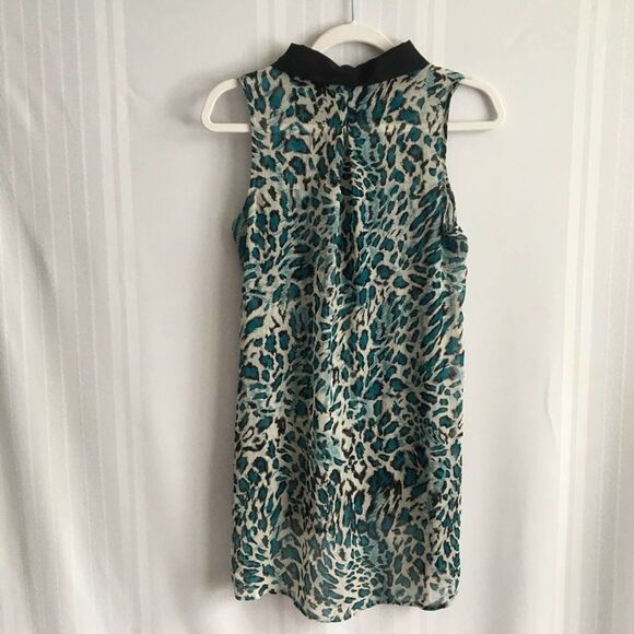 H.I.P. Leopard Sleeveless Tunic Top Small Blue Sleeveless High Low Button Front - Picture 10 of 10